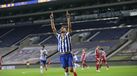 O cabeceamento fulgurante de Grujic para o terceiro golo do FC Porto ao Famalicão