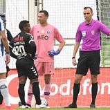 Os casos do Nacional-FC Porto: especialistas Record analisam lances polémicos