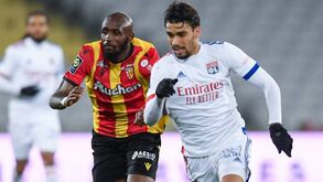 Lyon escorrega em Lens e entrega 3.º lugar ao Mónaco