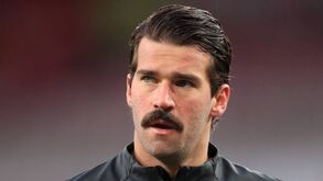 Alisson adota novo visual e é comparado a... Borat