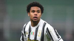 Vizinho que acabou com a festa em casa de McKennie: «Eram mais de 10 e alguns podem ter fugido»