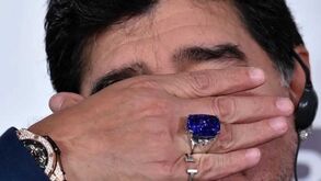 Advogado ataca filhas de Maradona: «Atraiçoaram-no e roubaram-no»