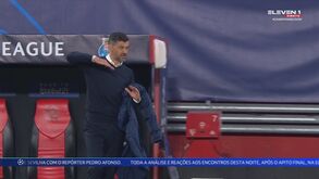 Relvado inclinado? O gesto de Sérgio Conceição no final do jogo de Sevilha