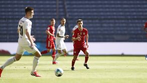 A estreia a titular de Tiago Dantas no Bayern Munique em imagens