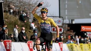 Primoz Roglic vence Volta ao País Basco com exibição magistral no último dia