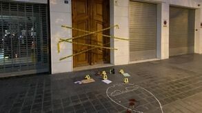 Sede do Valencia 'transformada' em cena de crime com críticas a Peter Lim e Jorge Mendes