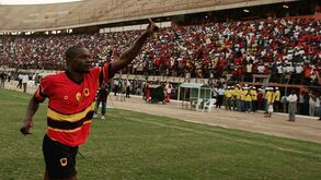 Mantorras assume desejo: «Um dia vou ser presidente da Federação Angolana»