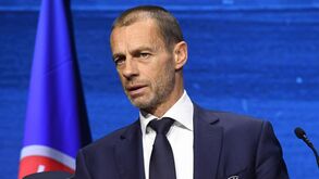 Espanhóis dizem que a UEFA deu dinheiro aos clubes ingleses para saírem da Superliga