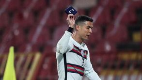 Fernando Santos e a braçadeira de Ronaldo: «Não acredito que o episódio se venha a repetir»