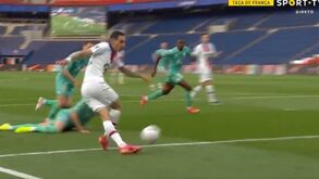 Di María deitou um adversário no chão e fez assistência de letra: veja o lance de magia