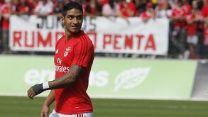 Arango lembra passagem pelo Benfica: «Era o terceiro avançado...»
