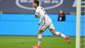 André Silva continua imparável e já leva 25 golos na Bundesliga: veja o lance 