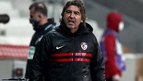 Três jogadores de Sá Pinto afastados por suspeita de apostas contra a própria equipa 