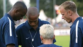 Thierry Henry, Dennis Bergkamp e Patrick Vieira apoiam dono da 'Spotify' na compra do Arsenal