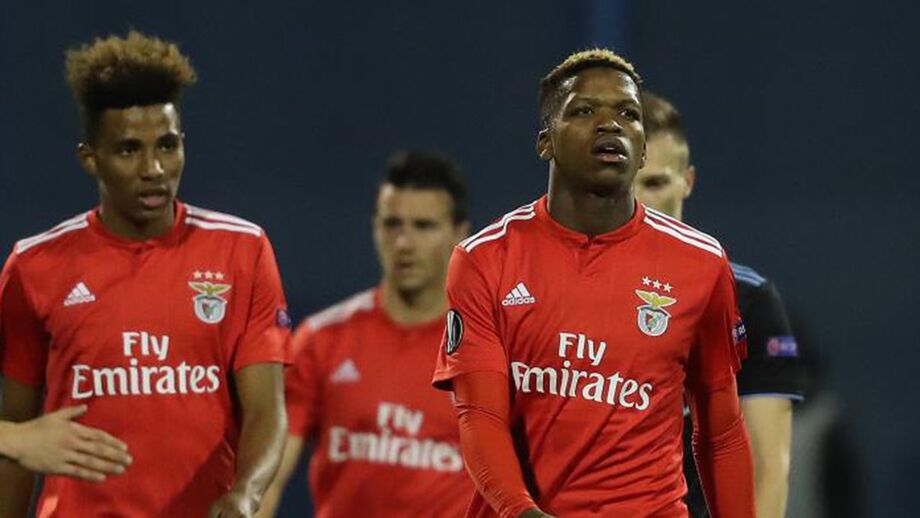 Regressos forçam mexidas no Benfica