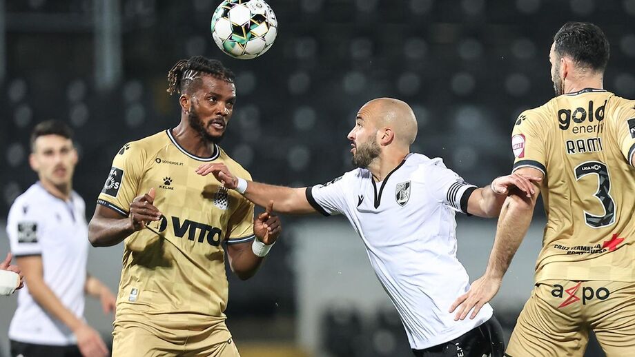 Chidozie amplia opções no eixo