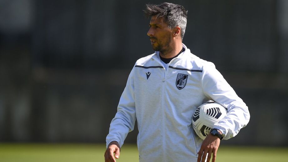 V. Guimarães oficializa Moreno como treinador da equipa B