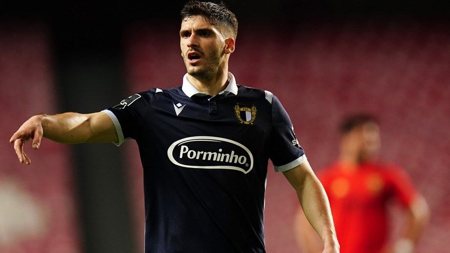 Rúben Vinagre: Menino que emigrou cedo é agora apontado ao Benfica