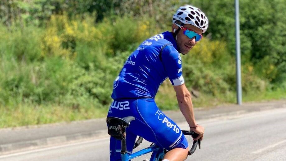 Ciclistas do pelotão nacional só querem que a covid-19 os deixe trabalhar