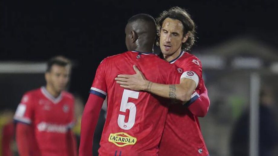 Arouca-Oliveirense, 3-0: arouquenses mantém-se na luta pela subida