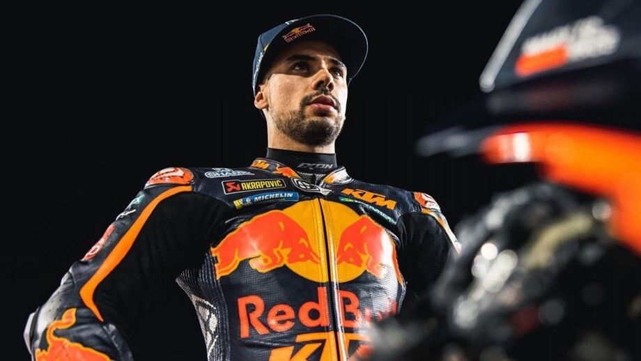 Miguel Oliveira doa camisola autografada para leilão solidário