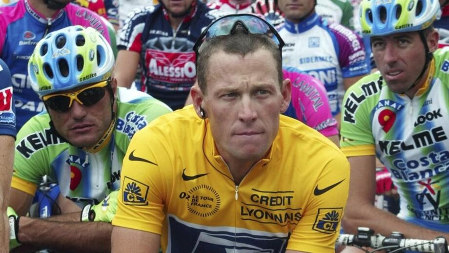 Motor na bicicleta de Armstrong? «Não faz sentido, no vídeo estava a ajustar os calções»