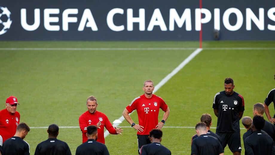 Hansi Flick espera exibição perfeita do Bayern Munique frente ao Paris SG