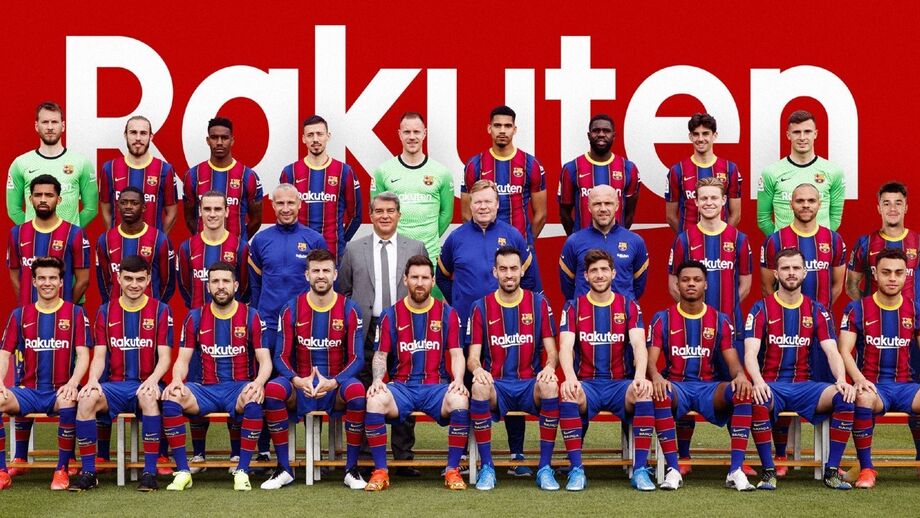 Mãos de Piqué na fotografia oficial do Barcelona já dão que falar
