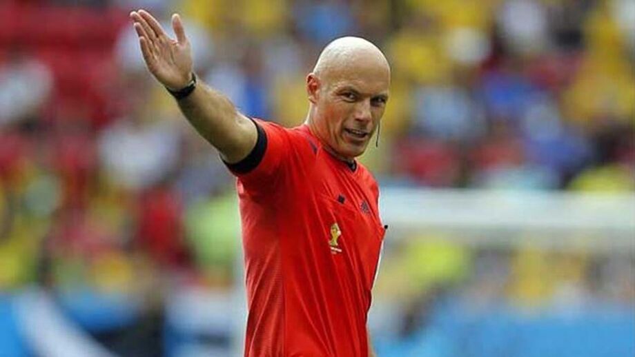 Howard Webb 'deu o nó' com árbitra que fez história no futebol masculino