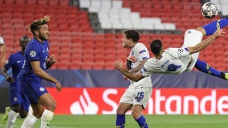 A propósito do golo de Taremi: Recorde 10 golos que marcaram a história da Champions