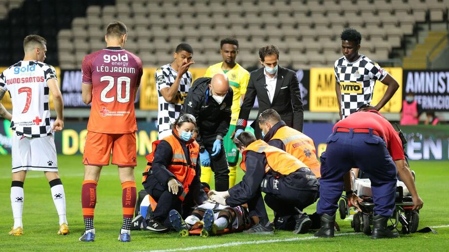 Devenish ficou neste estado após chocar contra Léo Jardim no Boavista-P. Ferreira