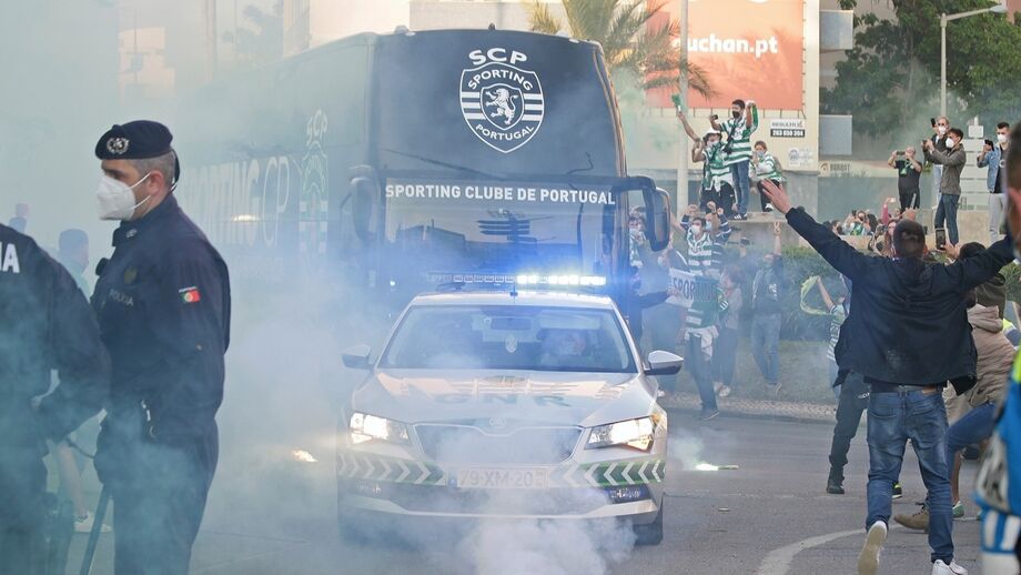 Detenção e um ferido na chegada do autocarro do Sporting a Faro