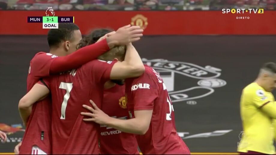 Cavani conclui contra-ataque perfeito do Man. United com Bruno Fernandes envolvido na jogada