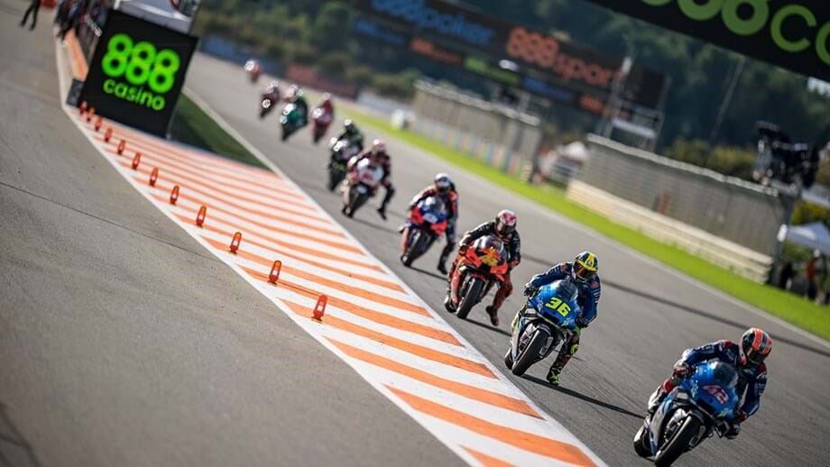 Suzuki continua no MotoGP até 2026