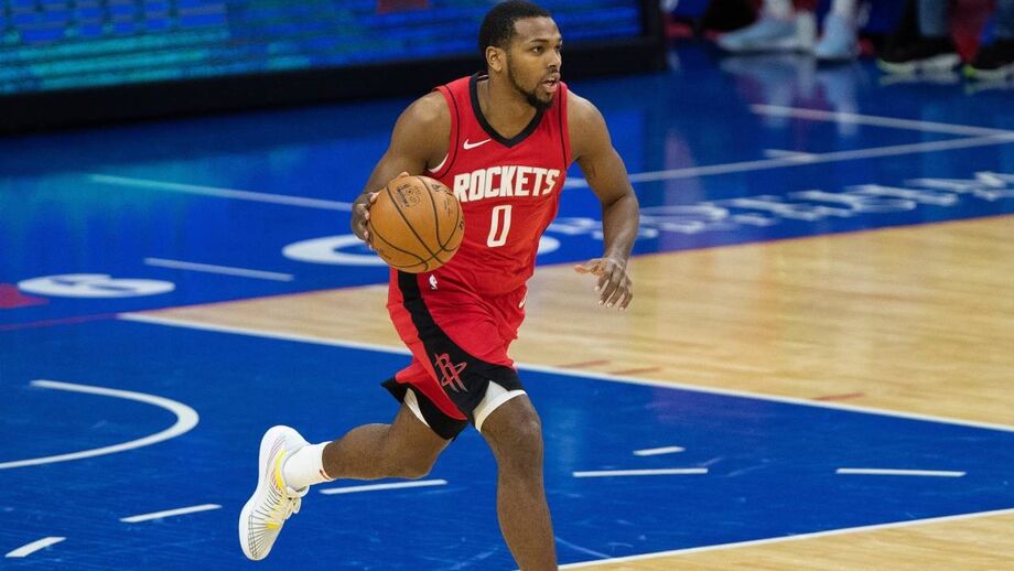 Jogador dos Rockets visita clube de 'striptease' e acaba agredido: «Havia sangue por todo o lado»