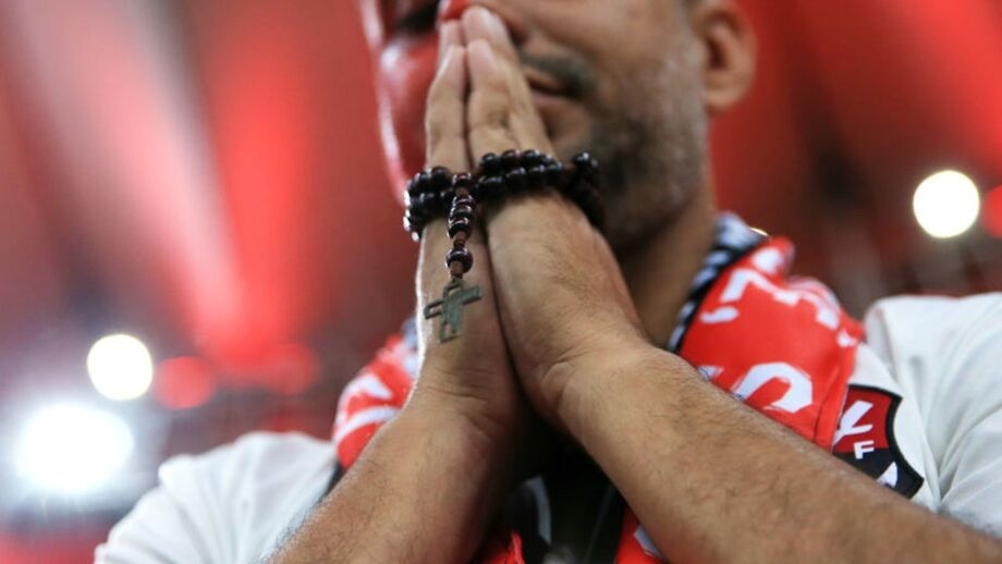 Descalçar as chuteiras e vestir a batina: os jogadores que preferiram ouvir a fé em vez das bancadas