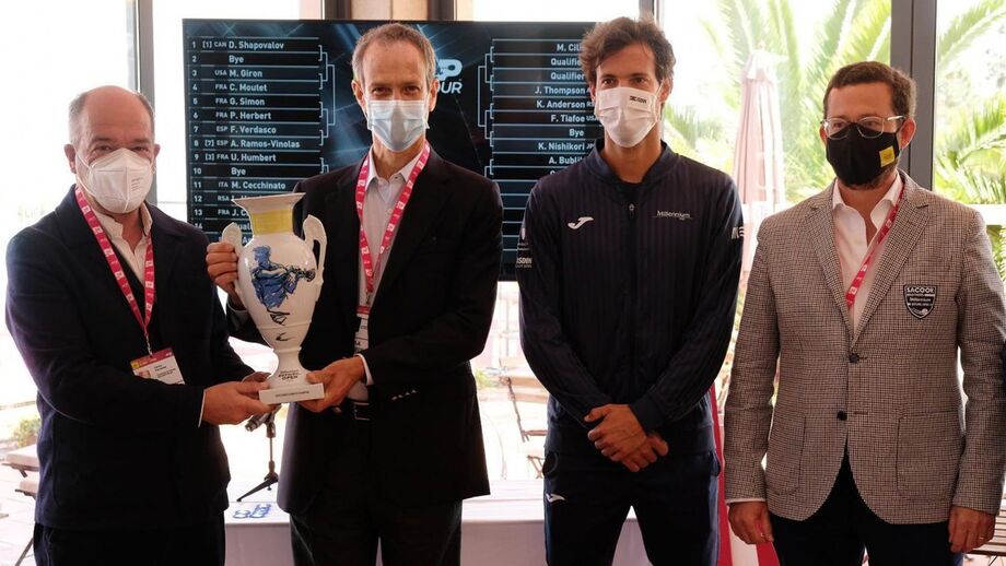 João Sousa quer voltar às boas exibições no Estoril Open