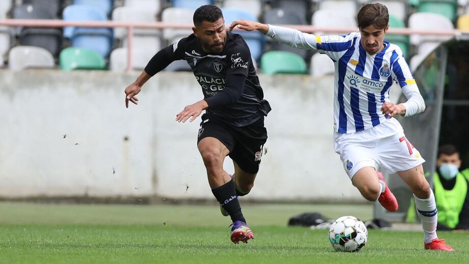 Ac. Viseu-FC Porto B, 1-0: golo solitário de Carter frente a dragões reduzidos a 10