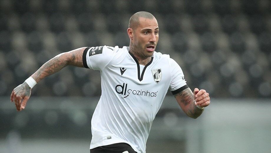 Quaresma volta a ser opção no V. Guimarães