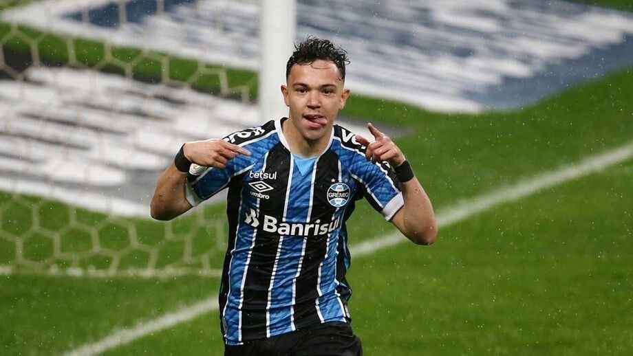 Treinador do Grémio diz contar com Pepê e tem dúvidas sobre o negócio com o FC Porto