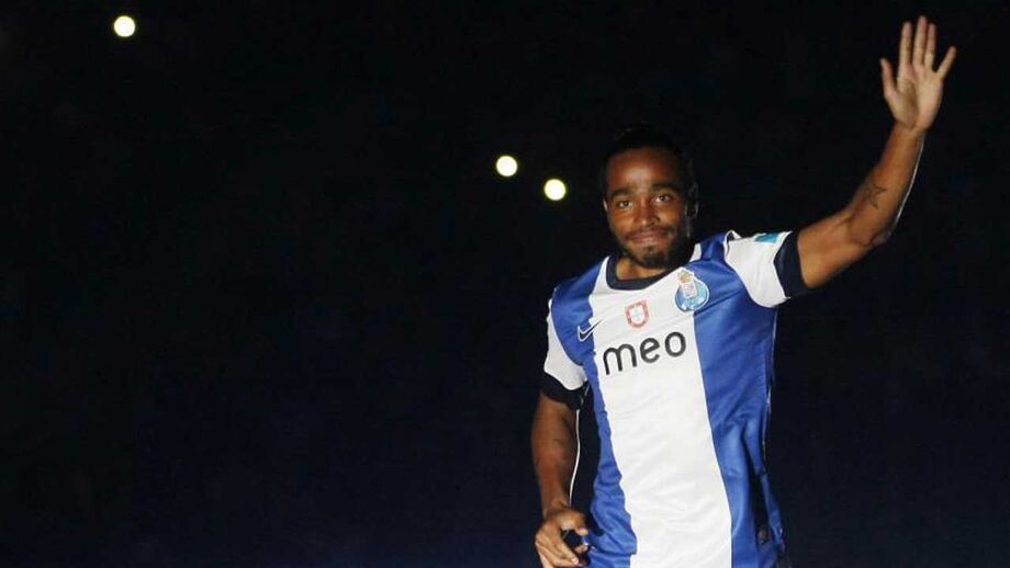 Álvaro Pereira aposta que castigo a Sérgio Conceição “vai reforçar a equipa”