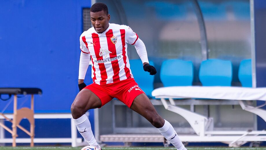 Akieme leva 30 jogos e 2 golos no Almería
