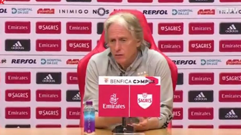 Treinador do Benfica na conferência de imprensa de antevisão do jogo com o Santa Clara