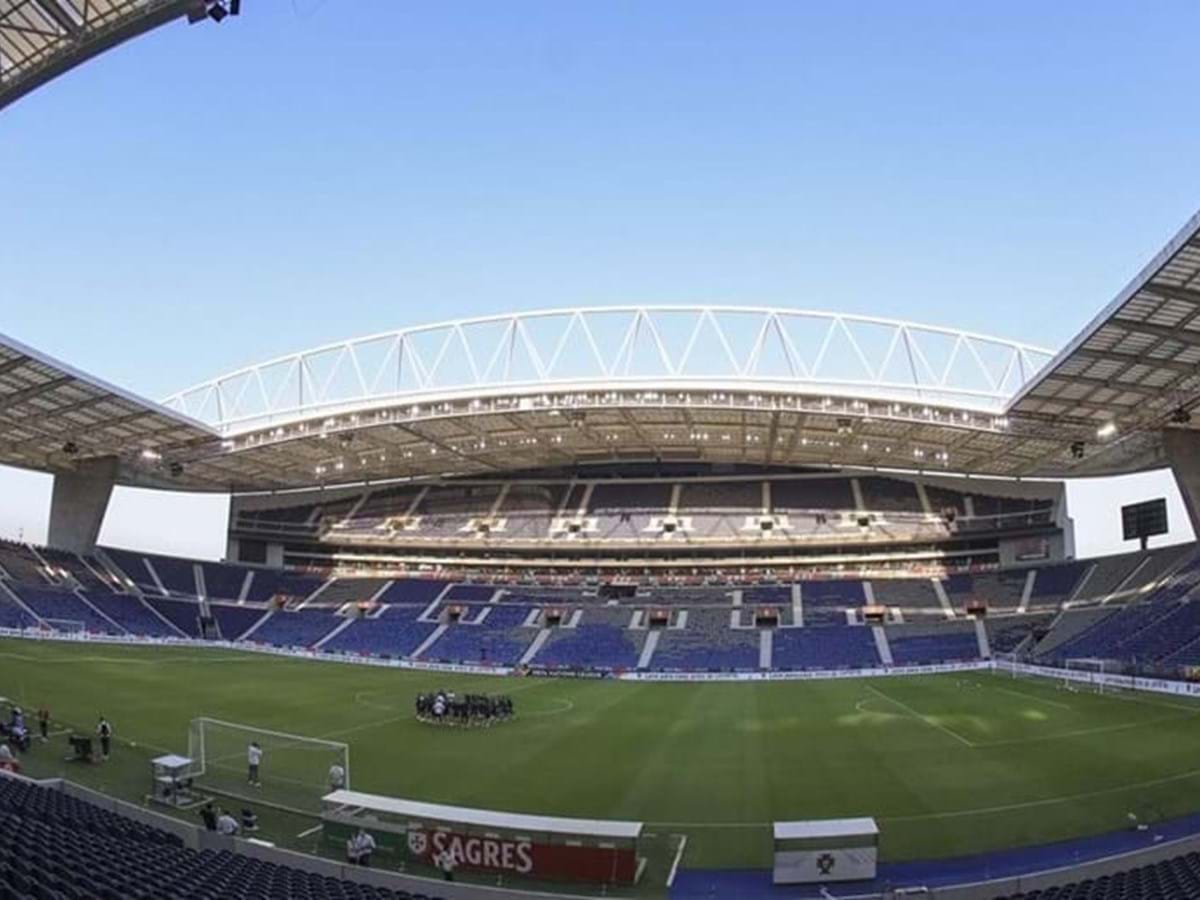DStv - O regresso da Liga Europa traz um conjunto de jogos muito  importantes! Hoje, o Porto recebe o Lyon no Estádio do Dragão para a  primeira mão dos oitavos-de-final da Liga