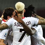 Milan sobe ao pódio da Serie A com goleada das antigas ao Torino