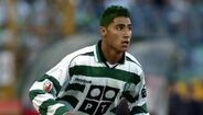 Quaresma (extremo) - É o único jogador que fazia parte do plantel campeão em 2001/02 ainda no ativo. Aos 39 anos, o ‘Mustang’ joga no V. Guimarães desde o início da época. Os minhotos são o terceiro clube que representa em Portugal, tendo passado seis épocas no FC Porto, divididas por duas passagens. Barcelona, Inter, Chelsea, Besiktas, Kasimpasa e Al-Ahli (Emirados Árabes Unidos) são os outros clubes que o internacional português já representou.