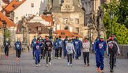 Atletas já conheceram o ponto de partida desta maratona