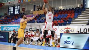 Benfica elimina Oliveirense e segue para as meias-finais do playoff