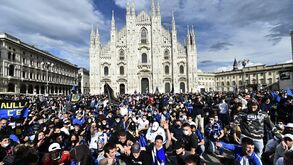Mais de 30 mil pessoas festejaram em Milão o título do Inter: autoridades estão preocupadas