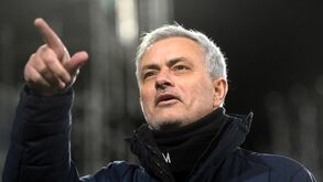 Italianos dizem que Tottenham vai pagar mais de metade do salário de Mourinho na Roma